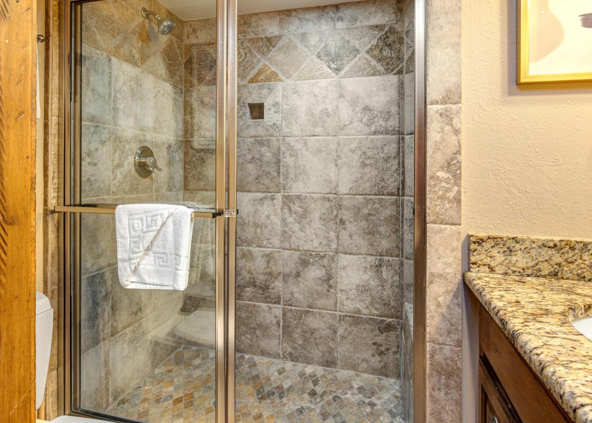 Silver King & Prime Park City Condo Room photo